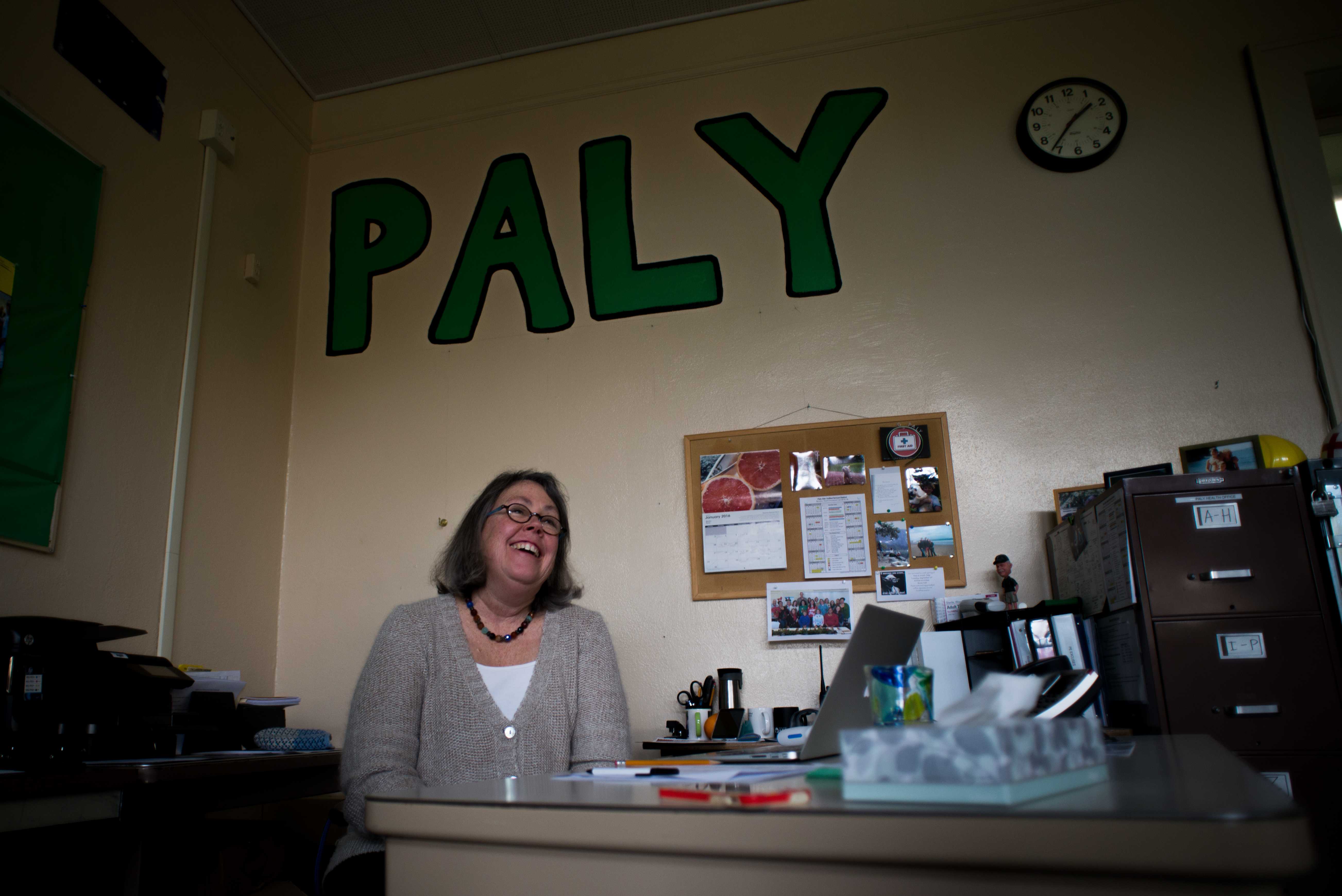 Paly+nurse+Jennifer+Kleckner+enjoys+chatting+with+students+in+the+health+office.+
