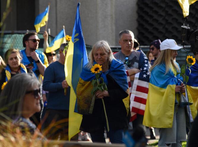 Coming together: Community gathers to support Ukraine