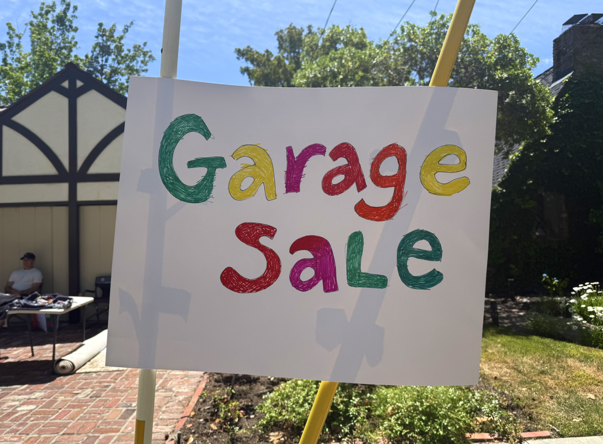 PALO ALTO TO HOST YARD SALE
